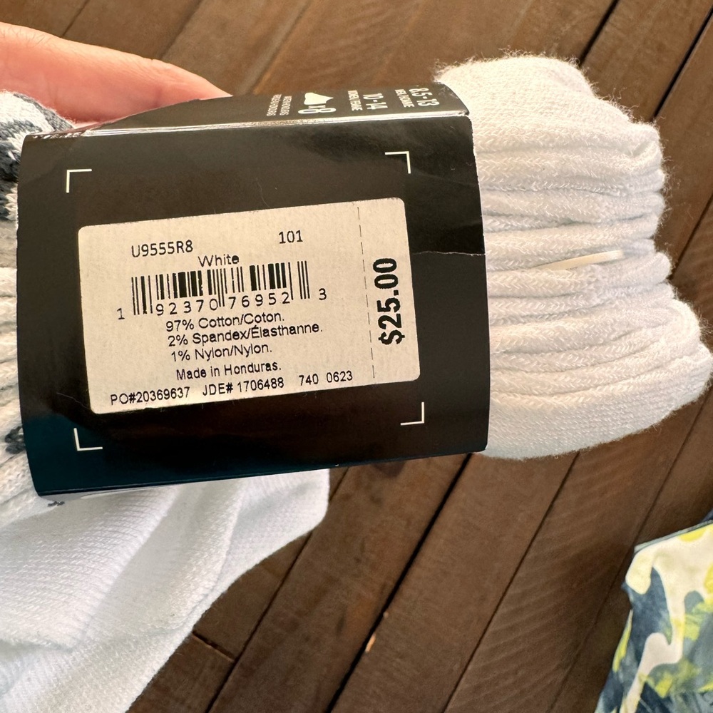 Men’s socks new with tag